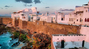 Asilah : ville artistique du Maroc et médina blanche sur l’Atlantique