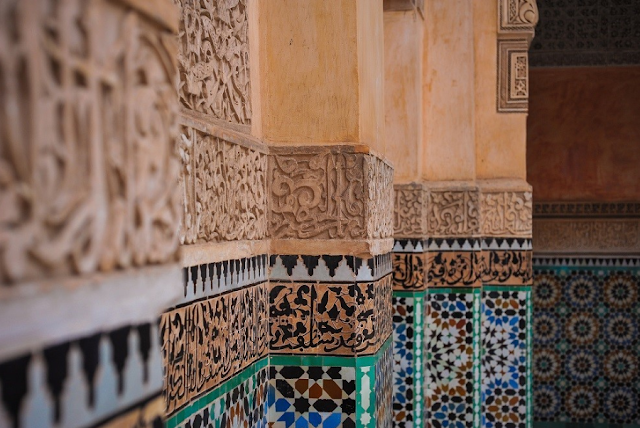 Symbolique des Couleurs et des Motifs dans l’Art Marocain : Un Langage Visuel Unique