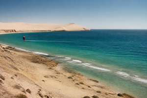 Lagune turquoise de Dakhla entre océan et désert