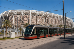 Stade marocain contemporain relié à une ligne de transport urbain sans marque événementielle